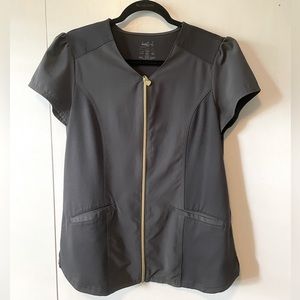 HEARTSOUL Grey scrub top 🩶